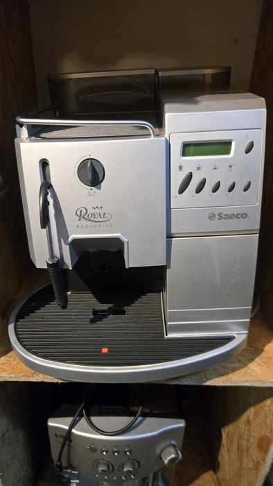 Aparat de cafea cu boabe Saeco Royal