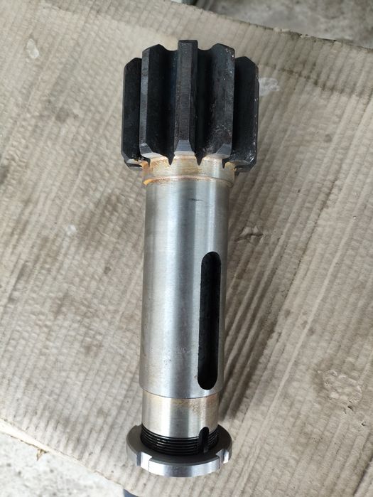 Вал редуктора поворота манипулятора Tadano