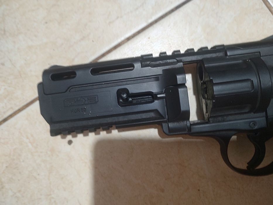 Vand pistol cu bile