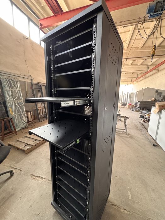 Телекоммуникационный шкаф 42U