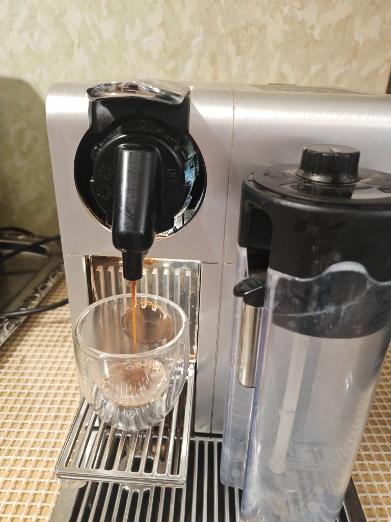 Delonghi EN750 Nespresso Latissima Pro