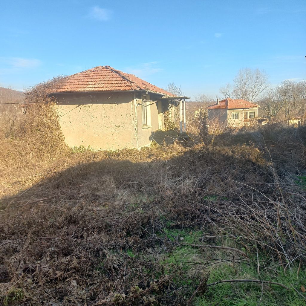 Продава се Къща в с. Слатина, Област Ловеч - 120 кв.м за 60 €/кв.м - Снимка #3