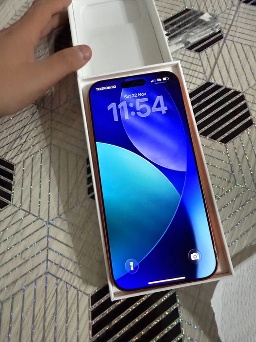 Vând iphone 17 pro Max  nicio data folosit nou la cutie