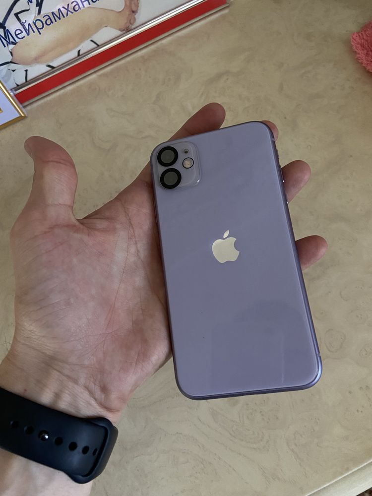 IPhone 11  64 g емкость 85