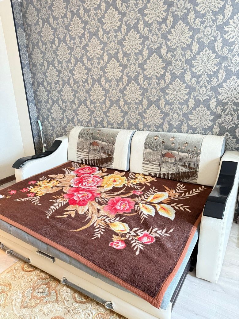 Продам диван и кресло (раскладные)