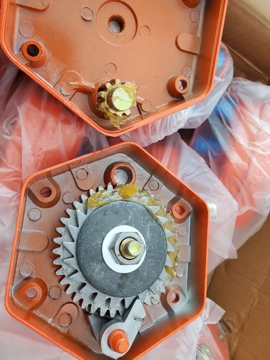 Macara cu cliket pentru aerisire solar