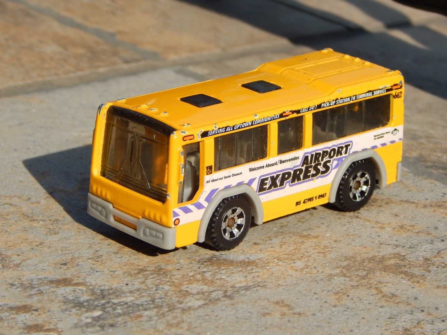 Macheta autobuz autocar transport aeroport City Bus Matchbox 2004