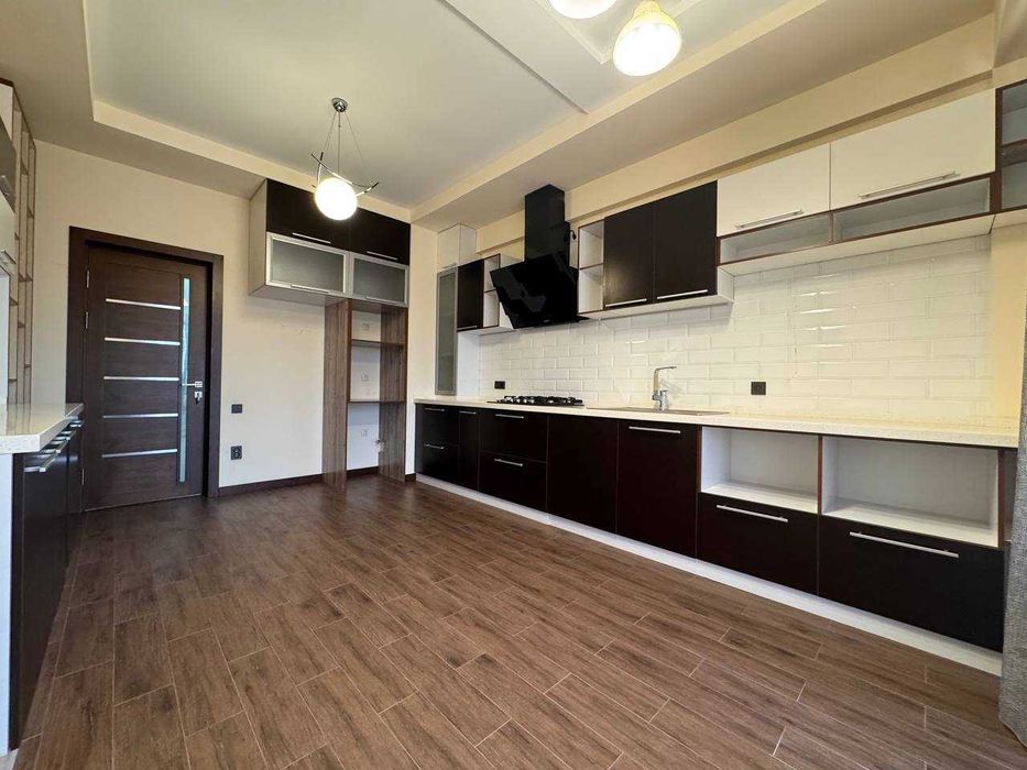 Продаётся 3-х комнатная квартира Новостройка Текстильная больница