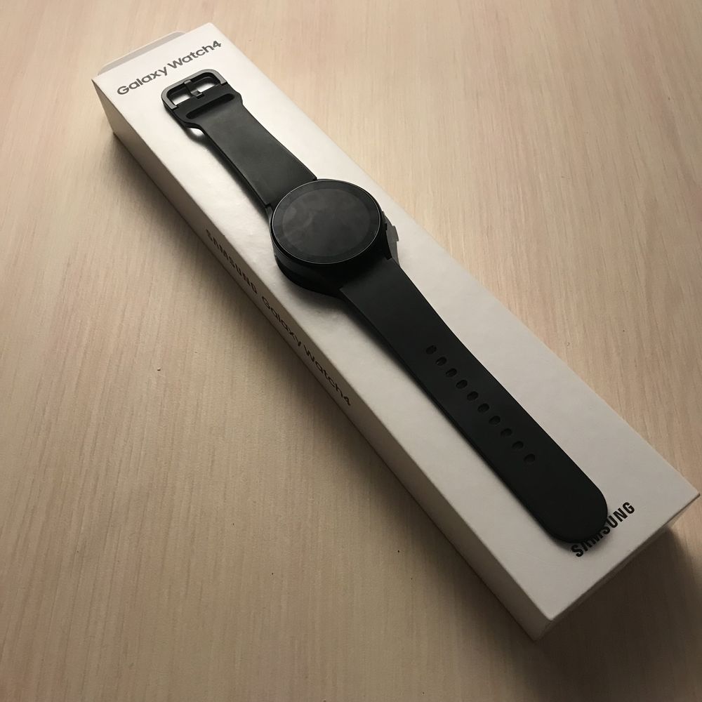 Смарт часы Galaxy Watch 4