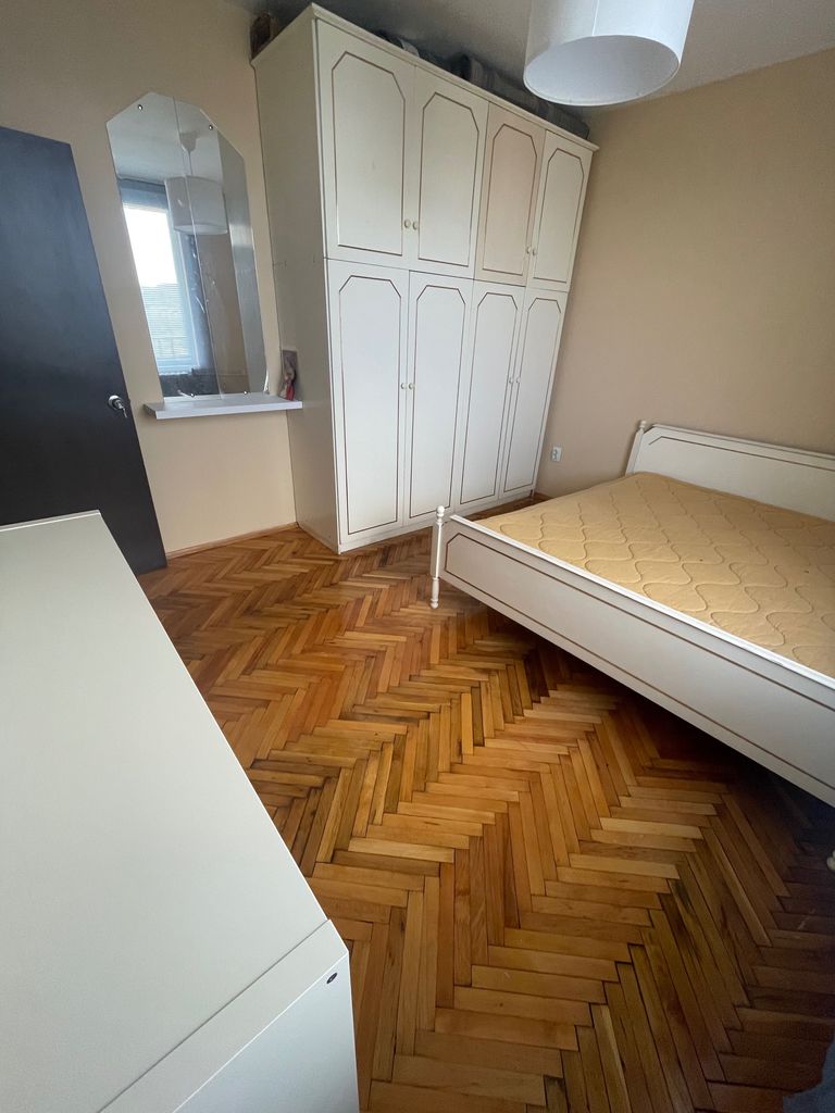 Дава се под наем Двустаен апартамент в Перник, Център - 65 кв.м за 382.5 € - Снимка #3