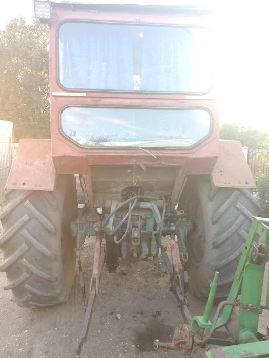 Tractor cu motor de saviem de vânzare și plug reversibil