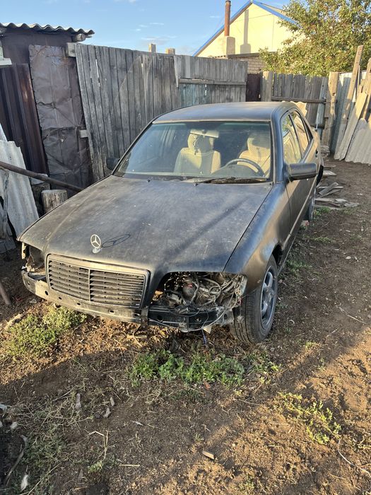 Продам запчасти мерседес с 180