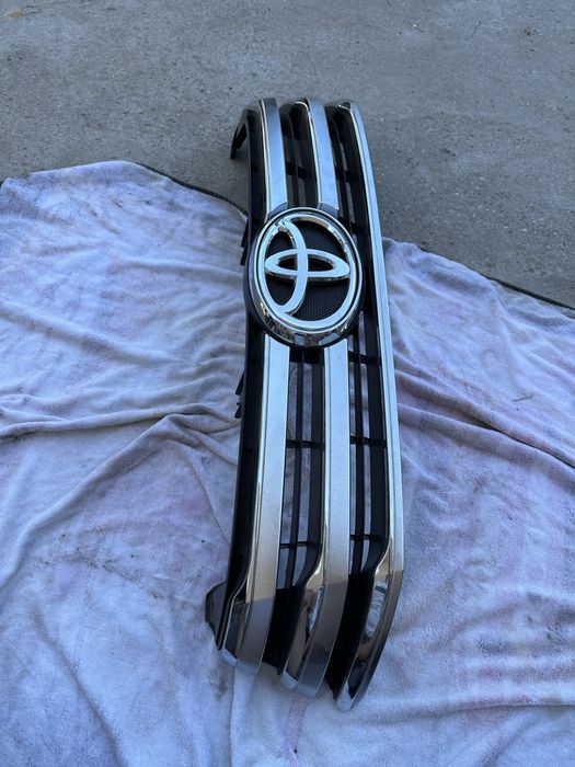 Grilă radiator toyota hylux.cod:53100-0k460.