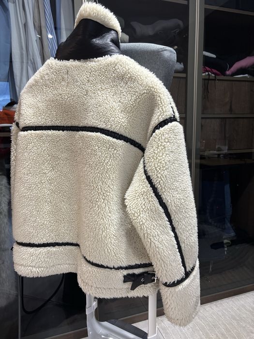 Зара Яке и Тренчкот