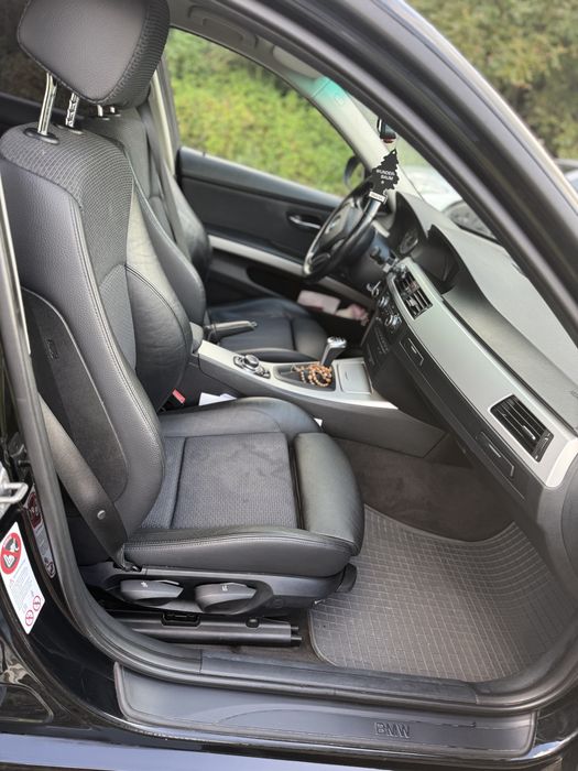 Bmw 320, negru, 2010