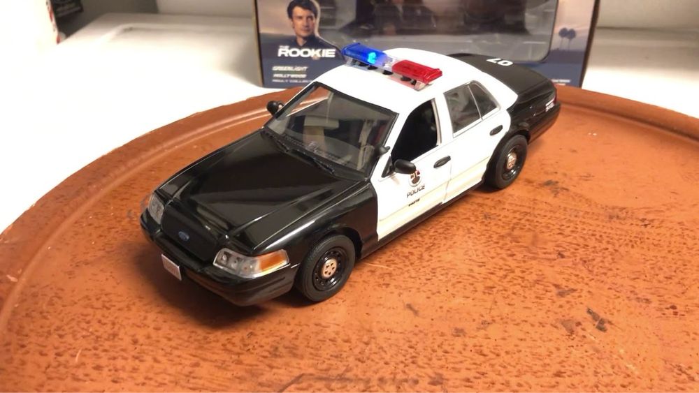 Macheta 1:18 ford crown victoria lLAPD the rookie