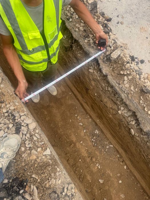 Transheya qazimiz kanalizatsiya suv kabel