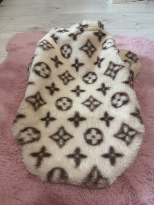 Продавам нови кучешки дрехи,кучешко елече, кучешки дъждобран