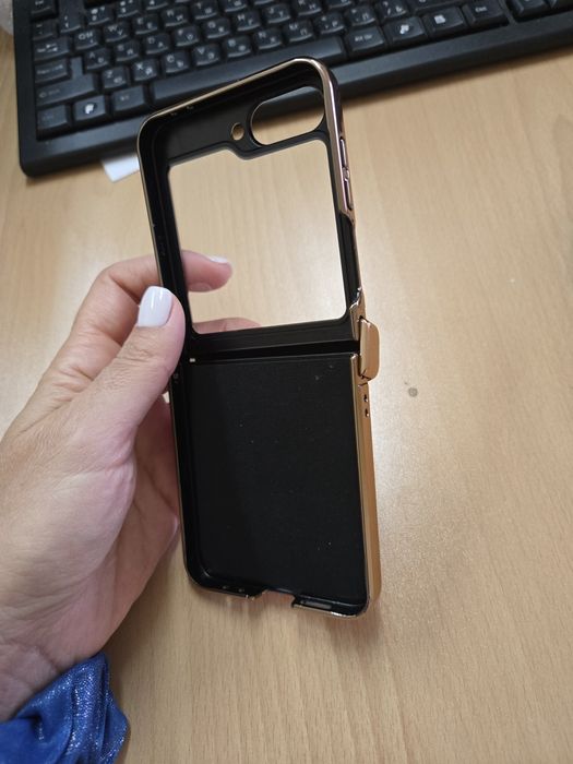 Кейс за Samsung Galaxy Z flip 6