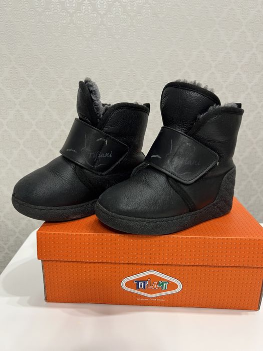 Зимнии угги с твердой пяткой