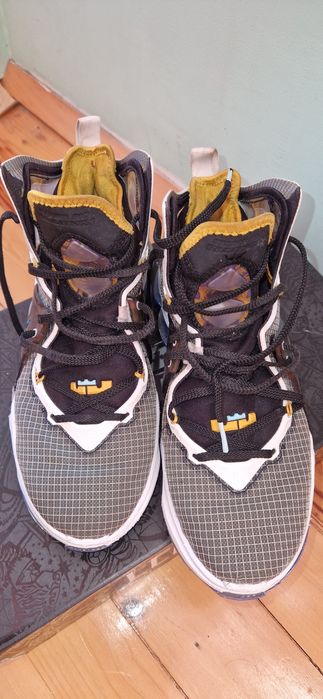 Nike lebron 19. 41 номер. Баскетболни маратонки