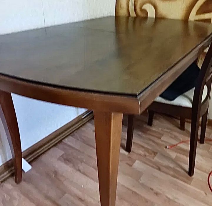 Продам стол обеденный из натурального дереваго