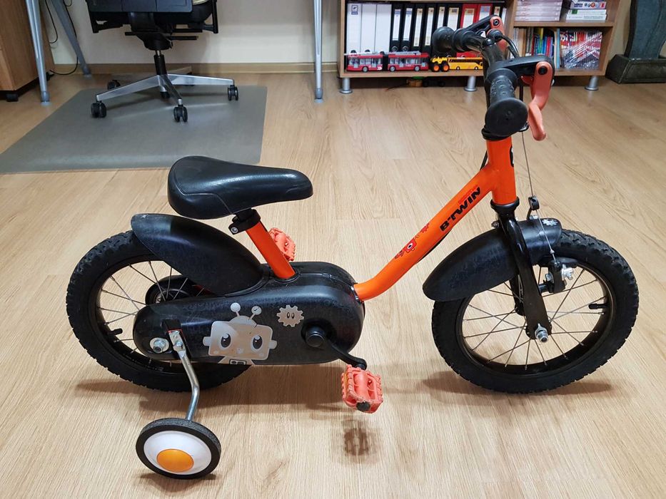 BICICLETĂ 14 INCH 3-7 ANI 500 ROBOT B'TWIN in stare buna.