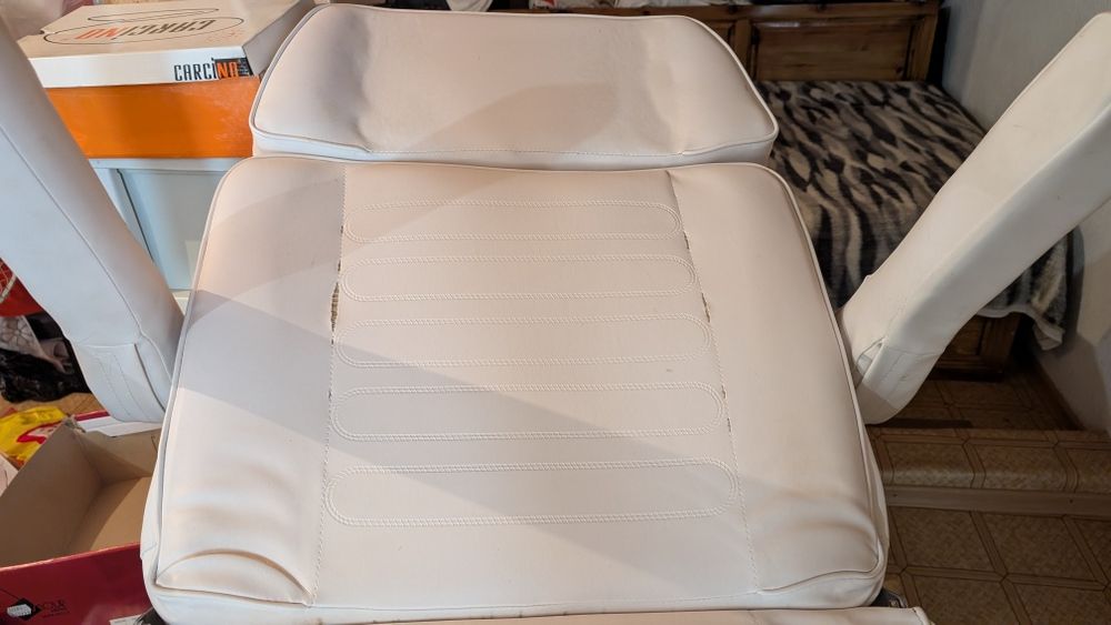 Козметичен стол с табуретка