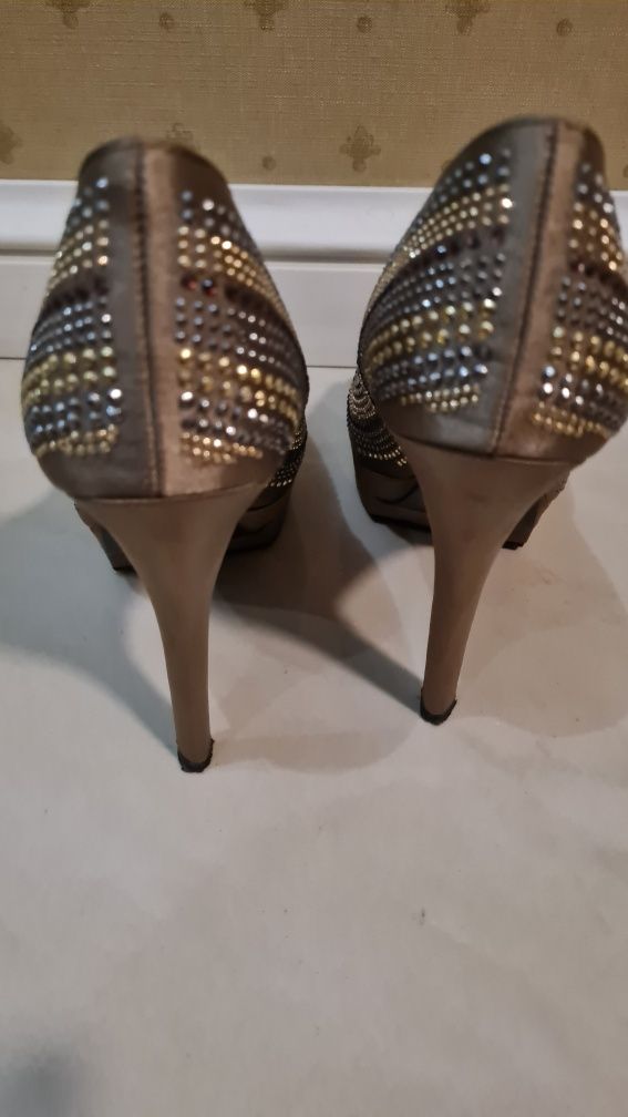 Дамски елегантни обувки 38