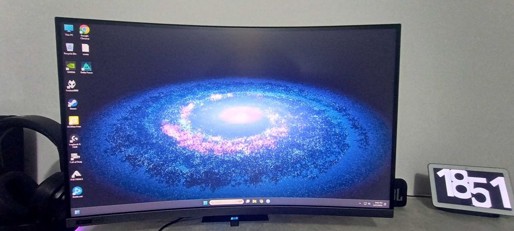 Monitor Samsung Curbat 27 inch 240 HZ
