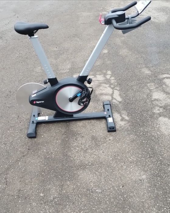 Vând bicicleta de camera fitness magnetica noua în cutie preț 650 lei