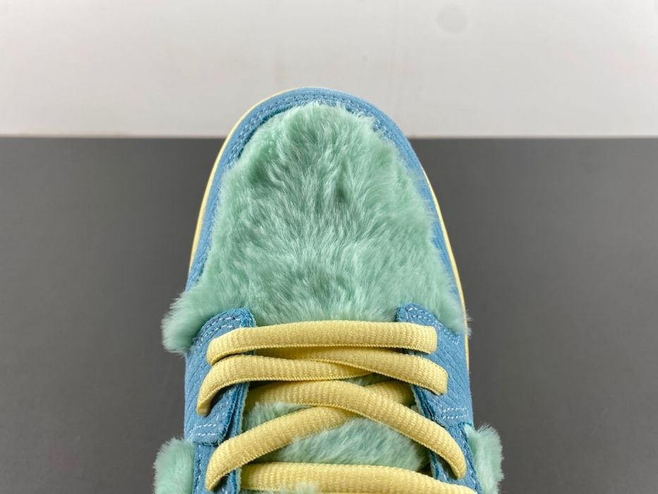 Nike SB Dunk Low Verdy Visty