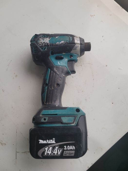 Corp Makita DTD153 impact trecuta de prima tinerete
Se poate pune cu v