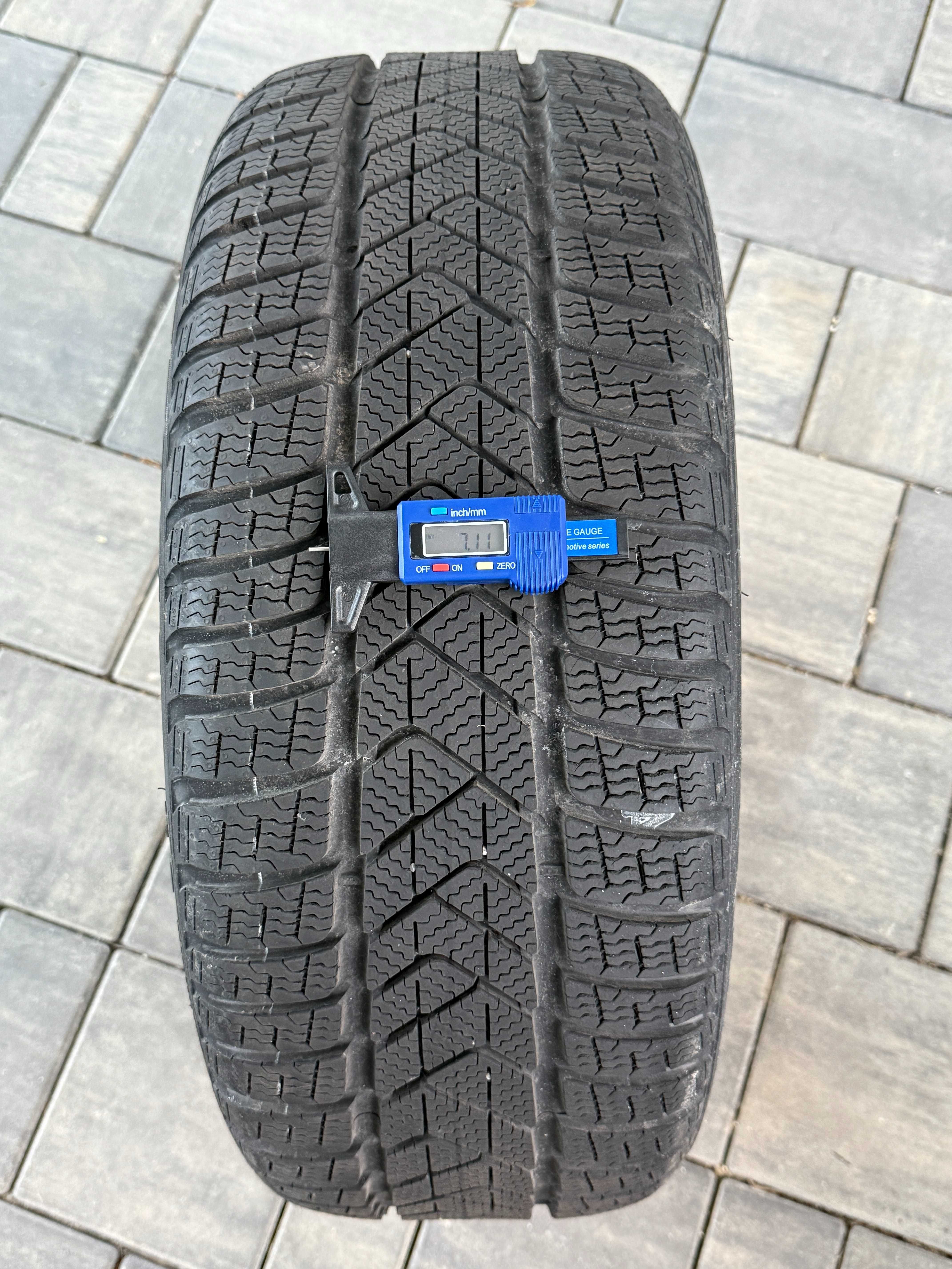 Anvelope de iarnă second-hand PIRELLI SOTTOZERO 3 RunFlat 225/45 R17