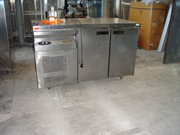 1. Хладилни работни маси има и вариант тип салатиера със гастро норми