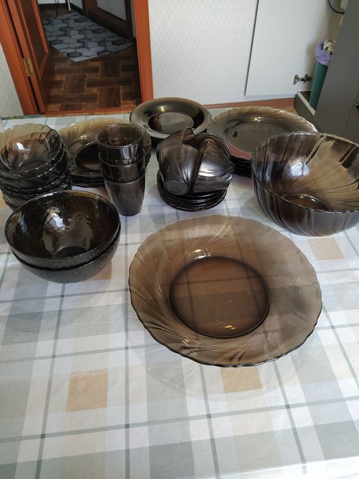 Посуда для дома, состоит из 45 предметов, в отличном состоянииз