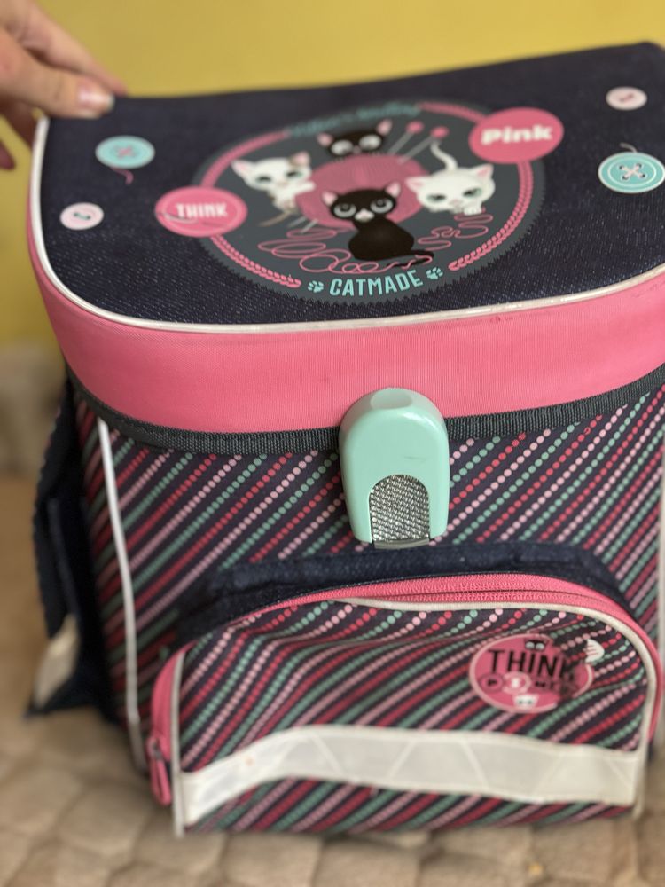 Ученическа раница Ars Una Think Pink - Compact