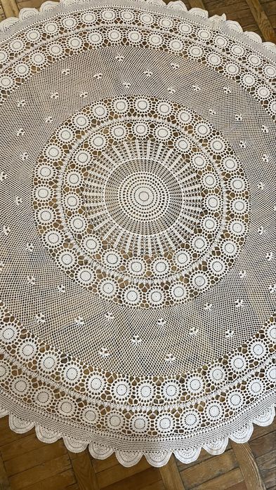 Продам  скатерть вчзкой крокет  для круглого стола
