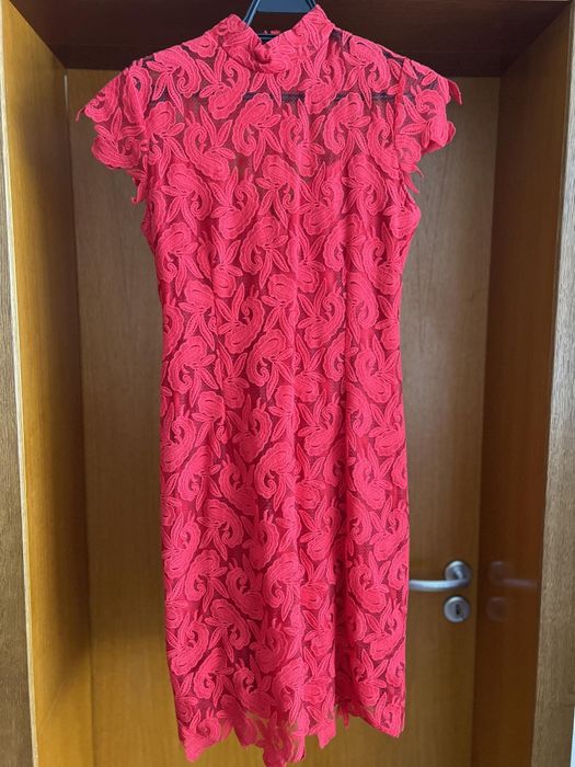 Дантелена рокля .