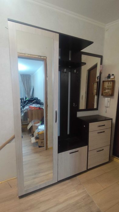 Продается Прихожая