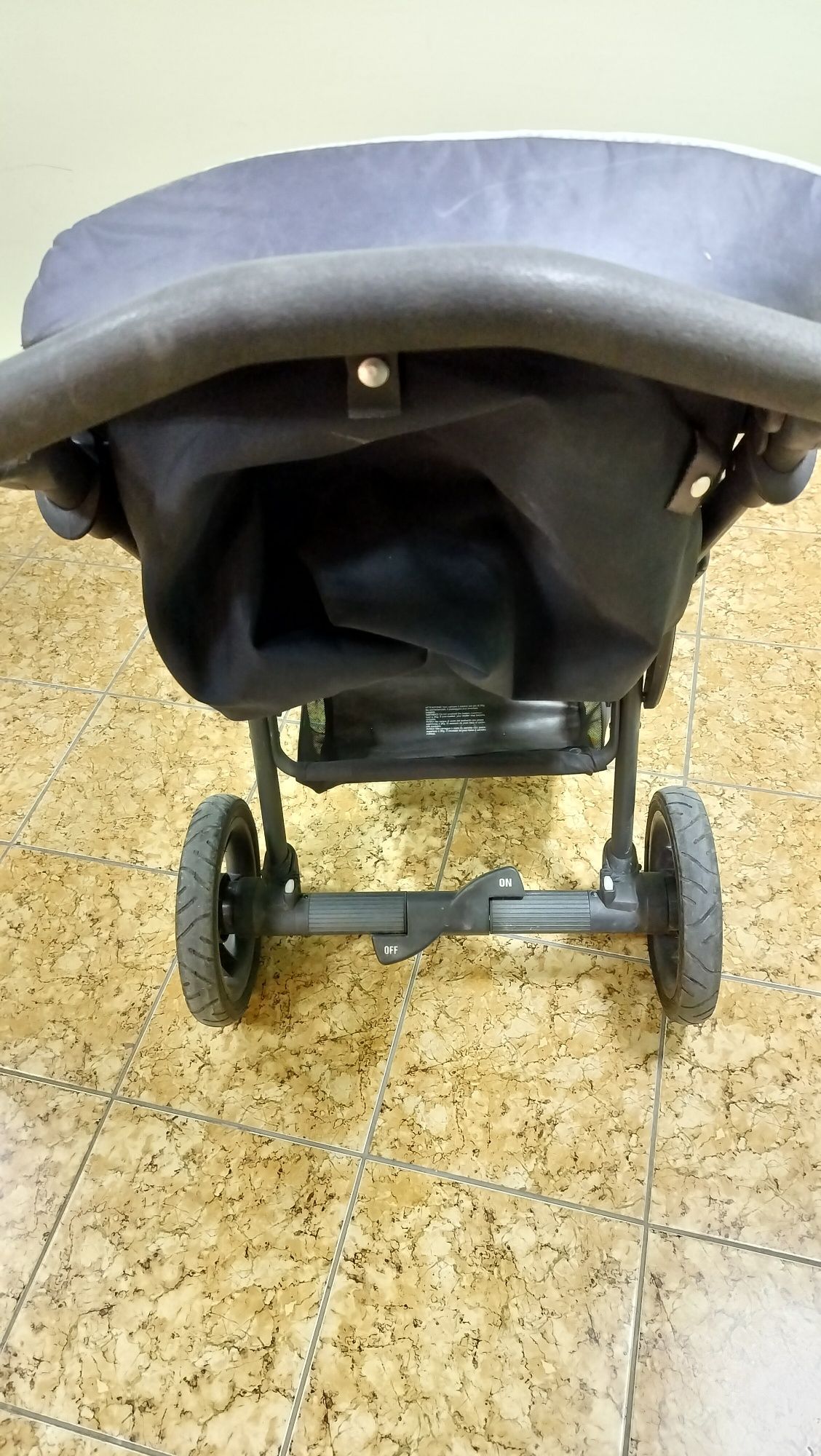 Детская коляска ,три в одном