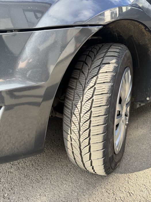 Vînd Dacia Logan MCV