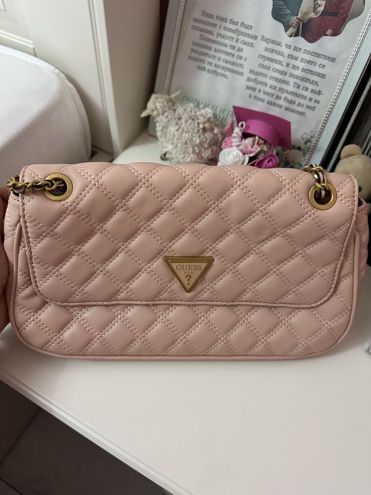 Дамска чанта Guess