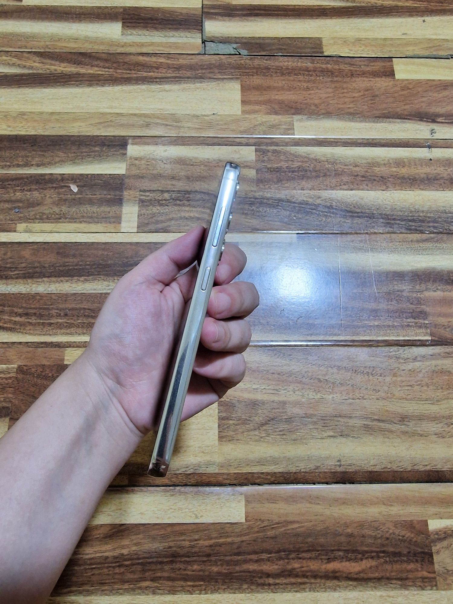 Samsung s23 s24 sotiladi