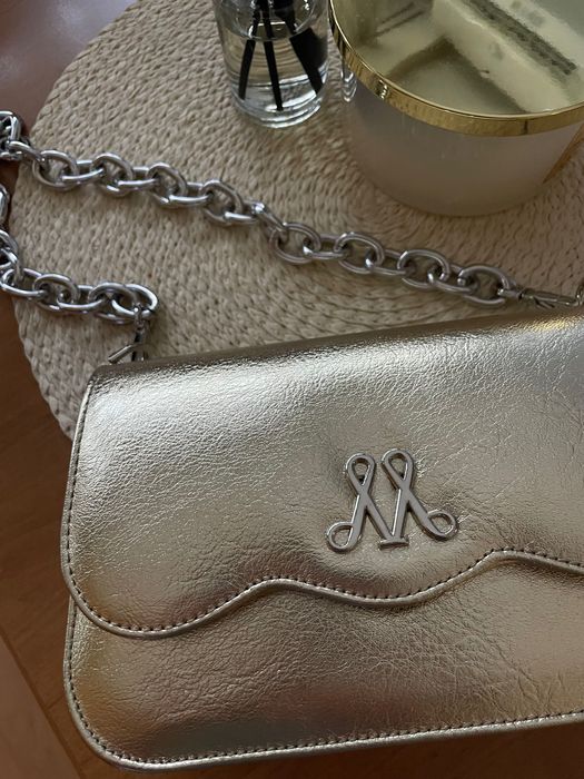 Стилна дамска чанта