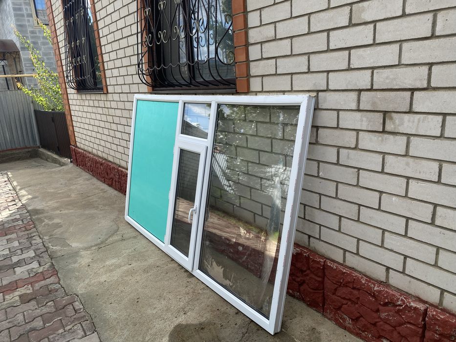 Продам пластиковое окно