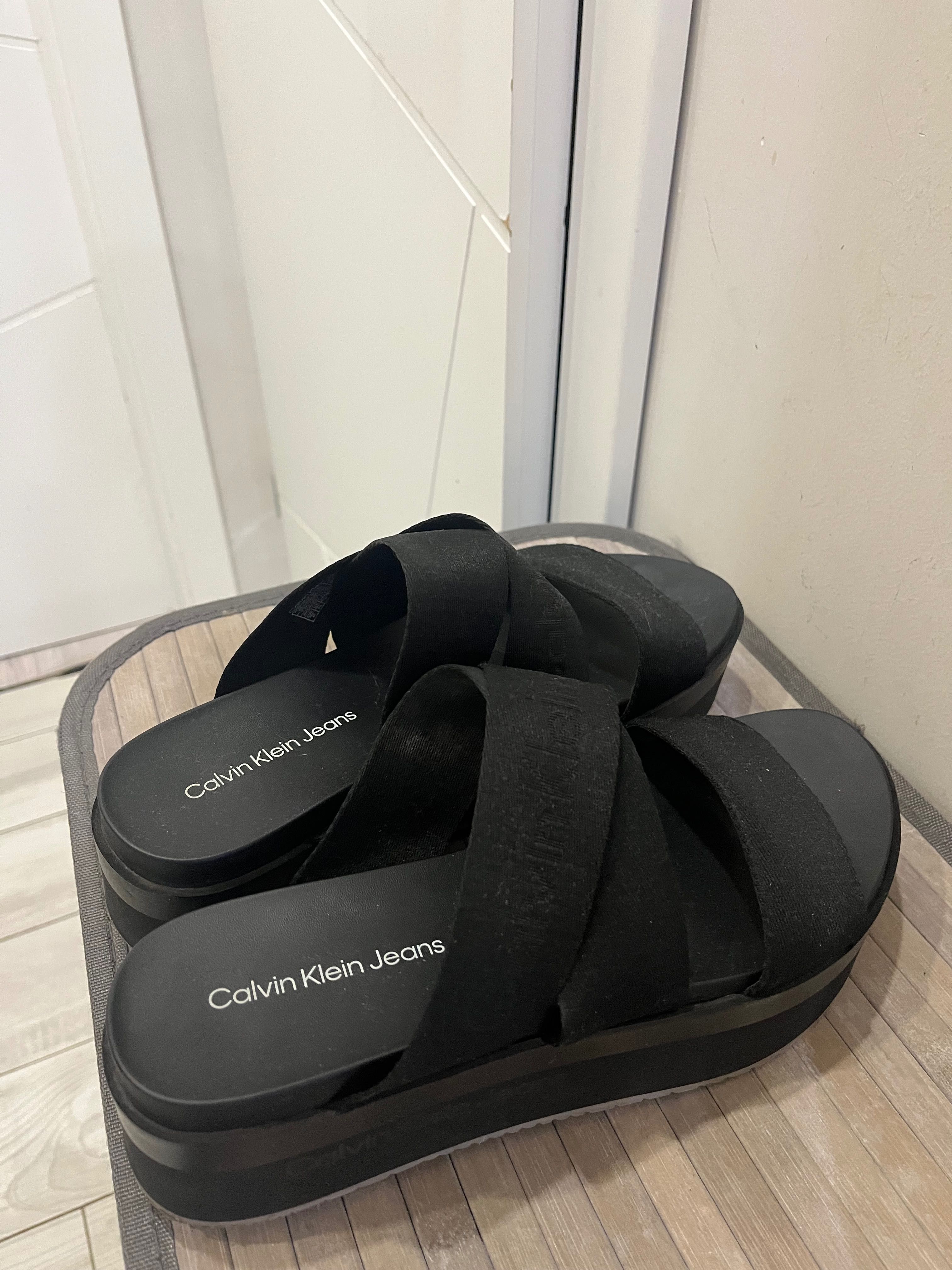 Чехли Calvin Klein