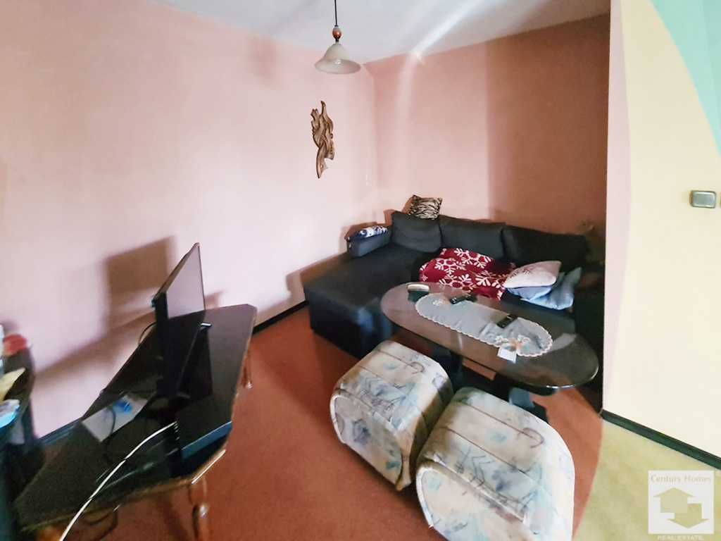 175081 Просторна двуетажна къща в с. Крамолин
