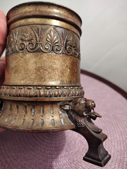 Vază, jardiniera veche din bronz