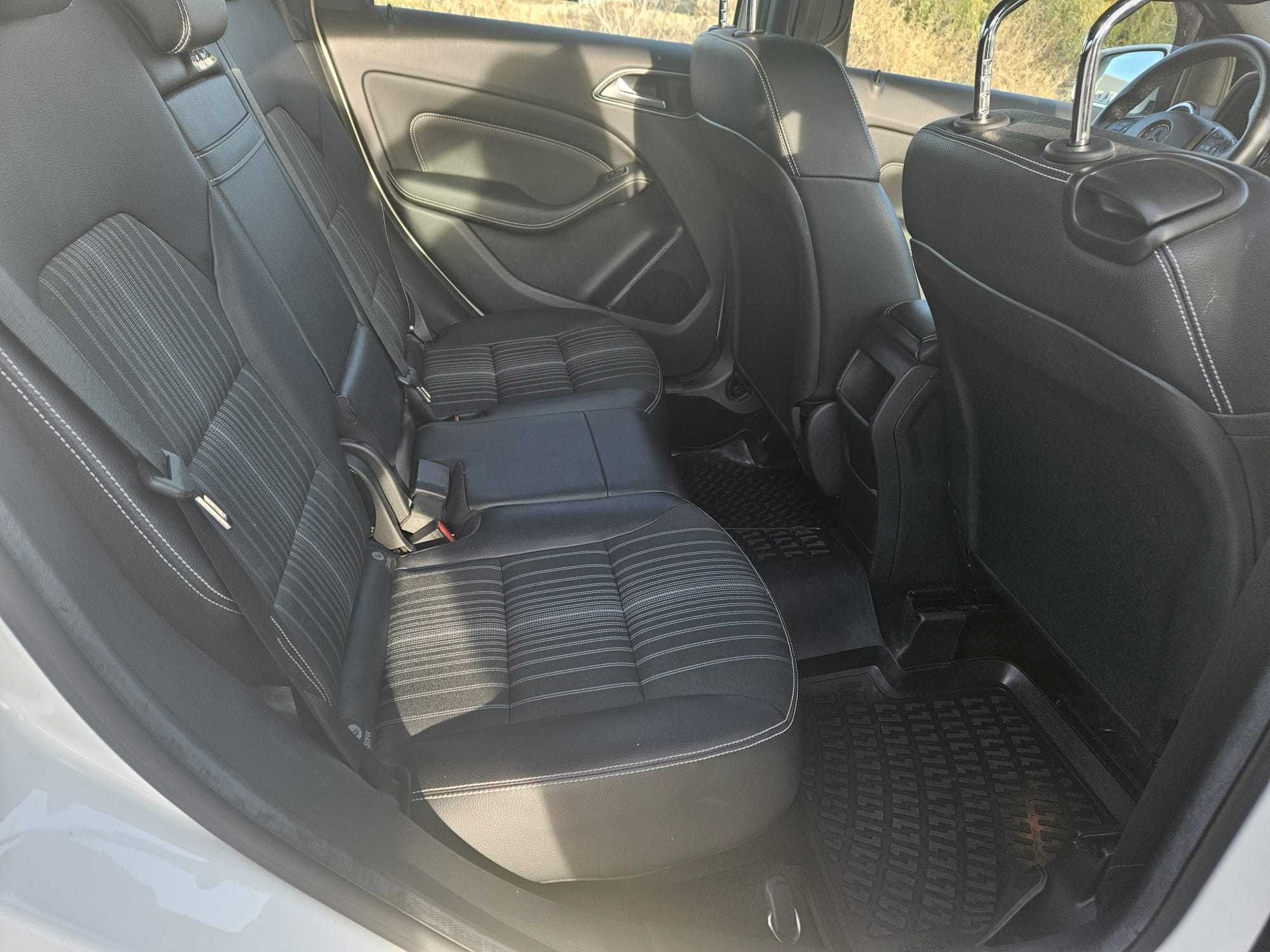 Mercedes-Benz B200